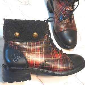 Patricia Nash tartan plaid booties, size 5.5